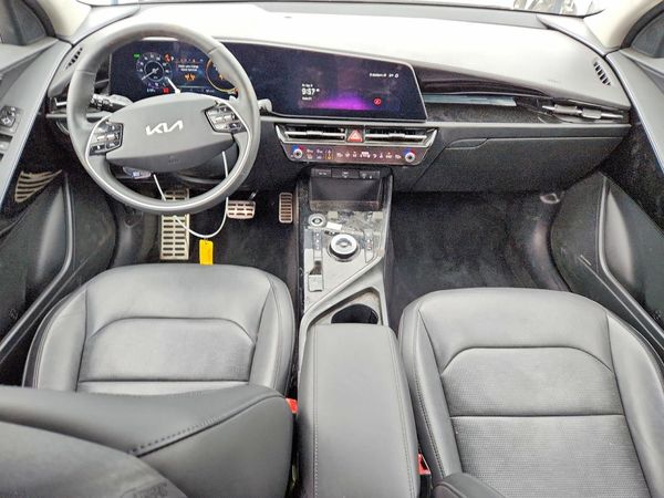 2023 KIA NIRO