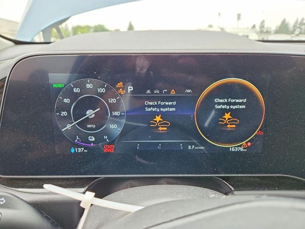 2023 KIA NIRO