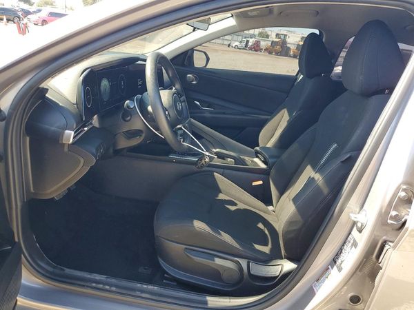 2024 HYUNDAI ELANTRA