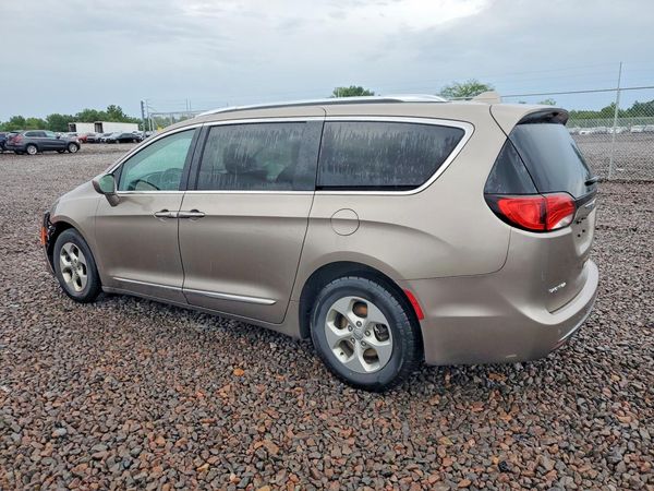 2017 CHRYSLER PACIFICA Touring L Plus