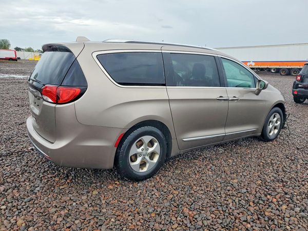 2017 CHRYSLER PACIFICA Touring L Plus