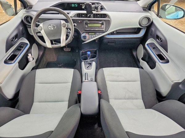 2012 TOYOTA PRIUS