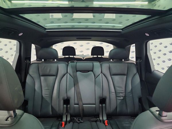 2021 AUDI Q7 quattro Premium Plus