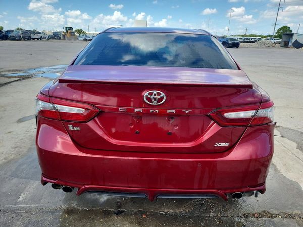 2018 TOYOTA CAMRY XSE