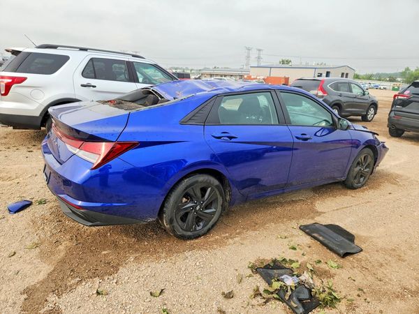 2022 HYUNDAI ELANTRA SEL