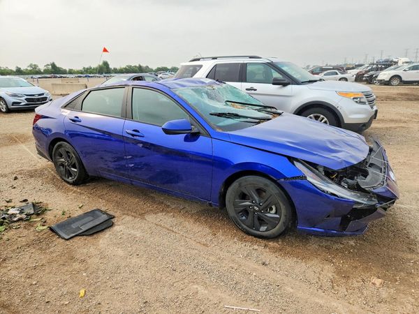 2022 HYUNDAI ELANTRA SEL