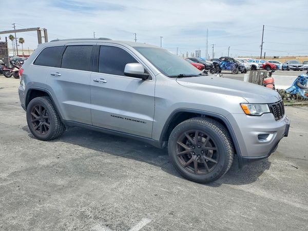 2018 JEEP GRAND CHEROKEE Laredo