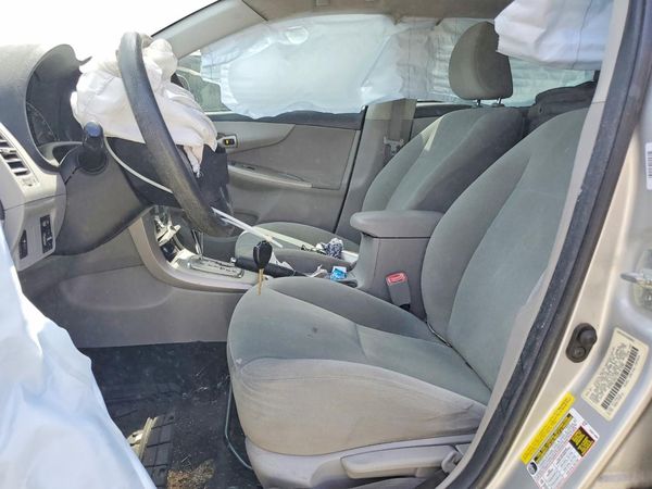 2013 TOYOTA COROLLA — DENT