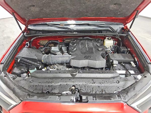 2024 TOYOTA 4RUNNER SR5 — Engine bay