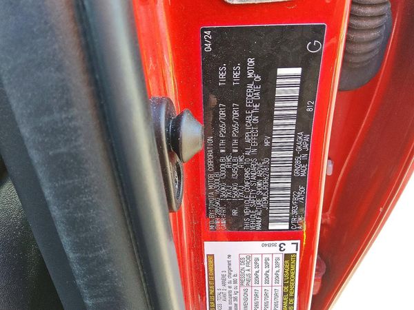 2024 TOYOTA 4RUNNER SR5 — VINS