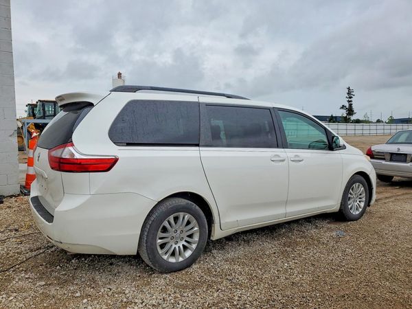 2017 TOYOTA SIENNA