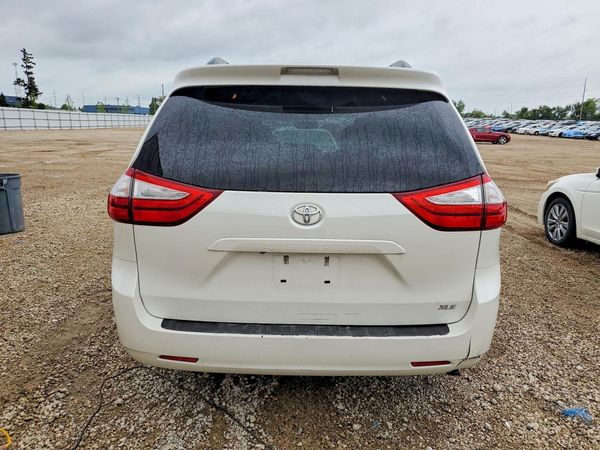 2017 TOYOTA SIENNA