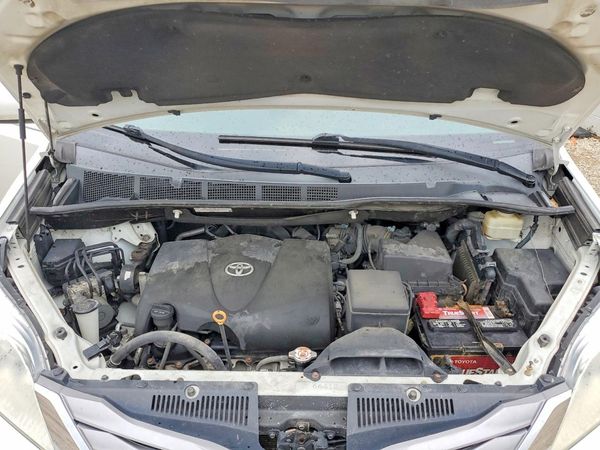 2017 TOYOTA SIENNA