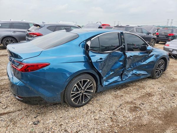 2026 TOYOTA CAMRY