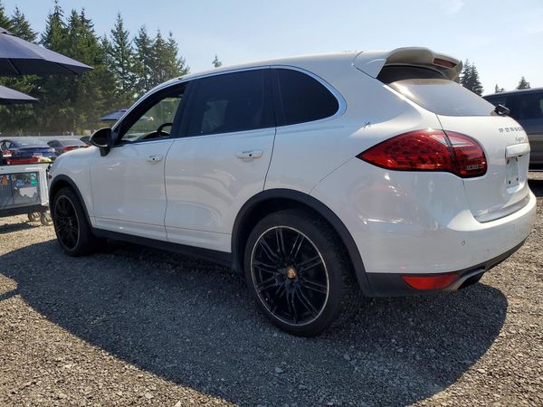 2014 PORSCHE CAYENNE