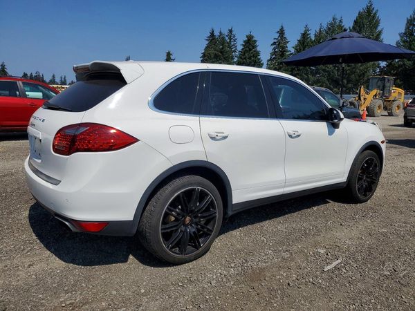 2014 PORSCHE CAYENNE