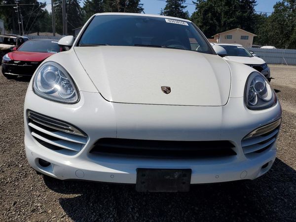 2014 PORSCHE CAYENNE
