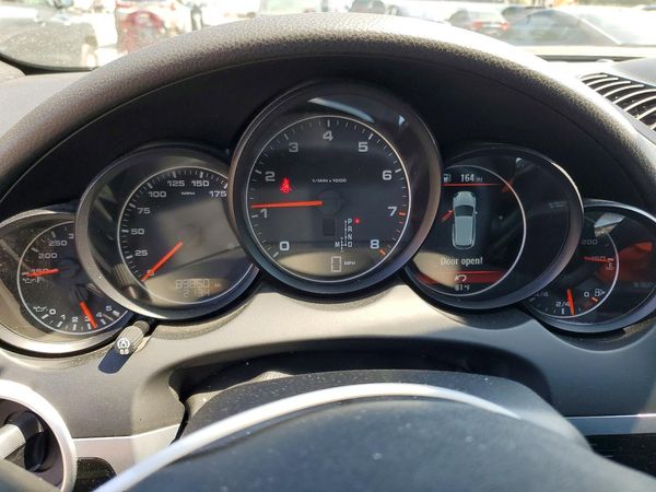 2014 PORSCHE CAYENNE