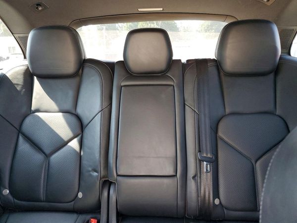 2014 PORSCHE CAYENNE