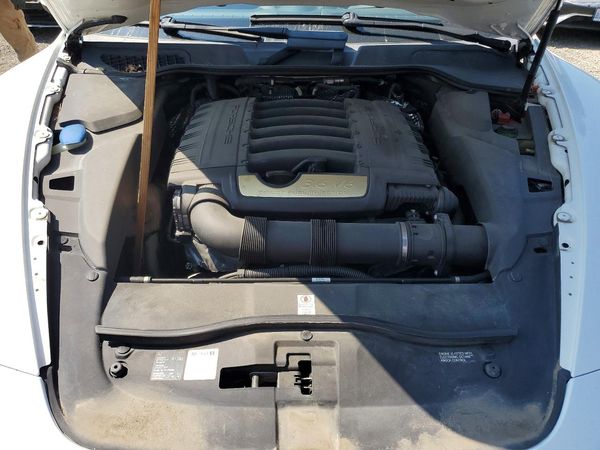 2014 PORSCHE CAYENNE