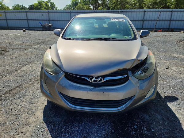 2013 HYUNDAI ELANTRA