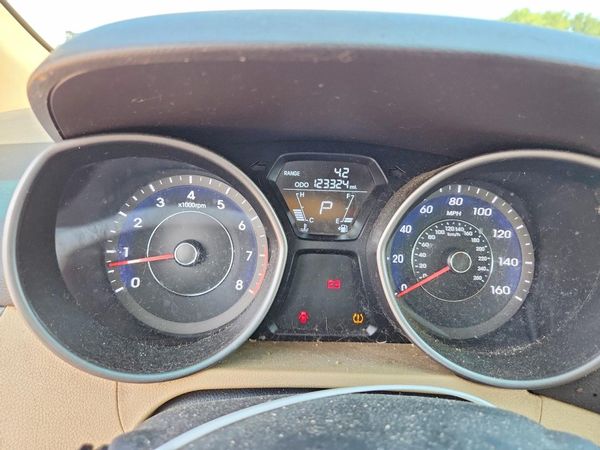 2013 HYUNDAI ELANTRA