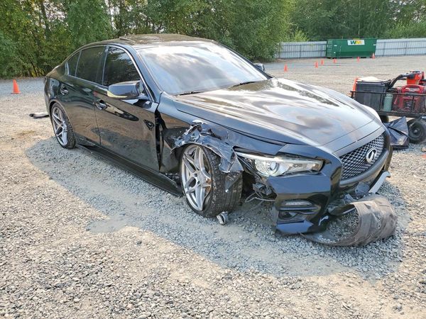 2015 INFINITI Q50