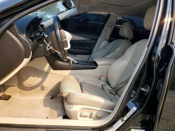 2015 INFINITI Q50