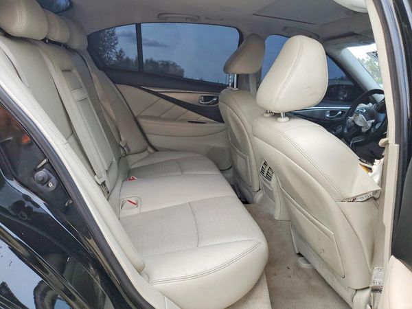 2015 INFINITI Q50