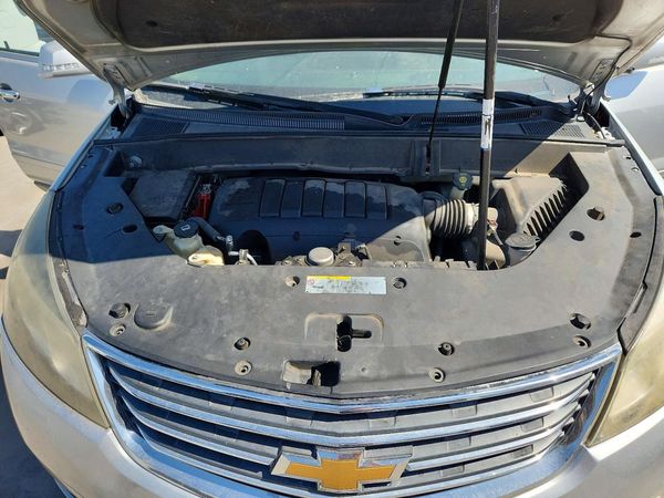 2016 CHEVROLET TRAVERSE 2LT — Engine bay