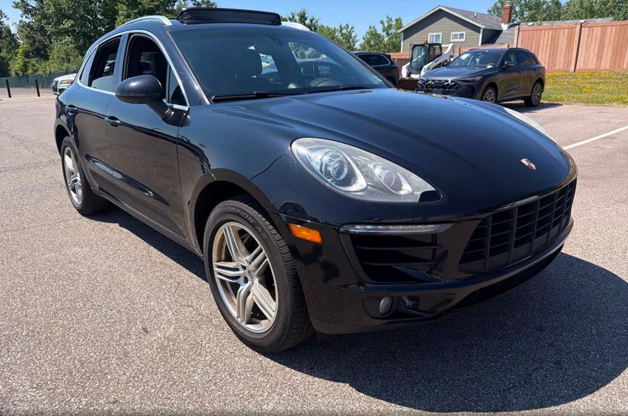 2015 PORSCHE MACAN