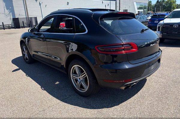 2015 PORSCHE MACAN