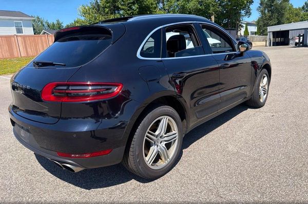 2015 PORSCHE MACAN