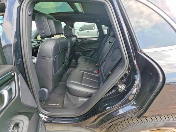 2015 PORSCHE MACAN