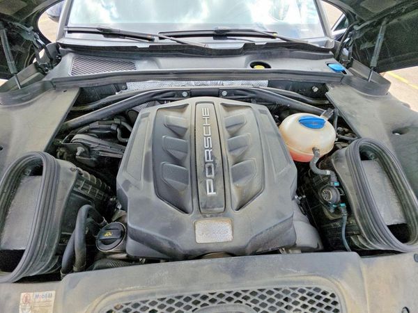 2015 PORSCHE MACAN