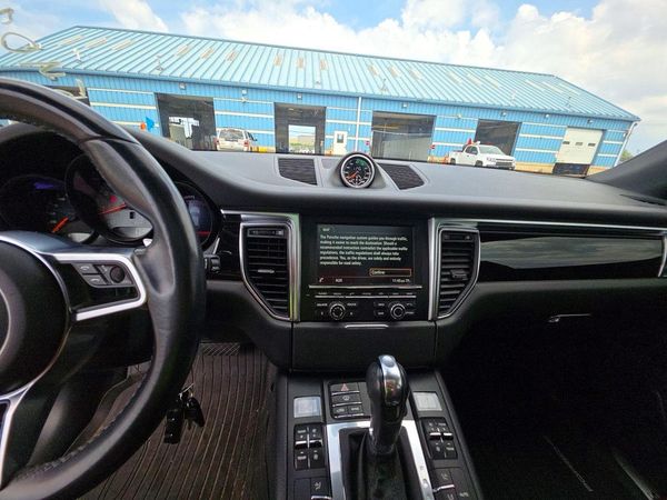 2015 PORSCHE MACAN