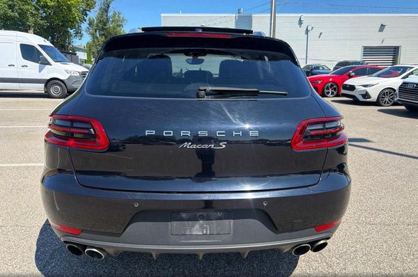 2015 PORSCHE MACAN