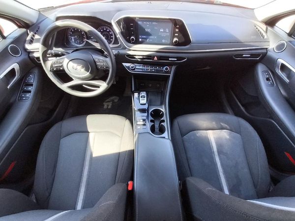 2022 HYUNDAI SONATA SE