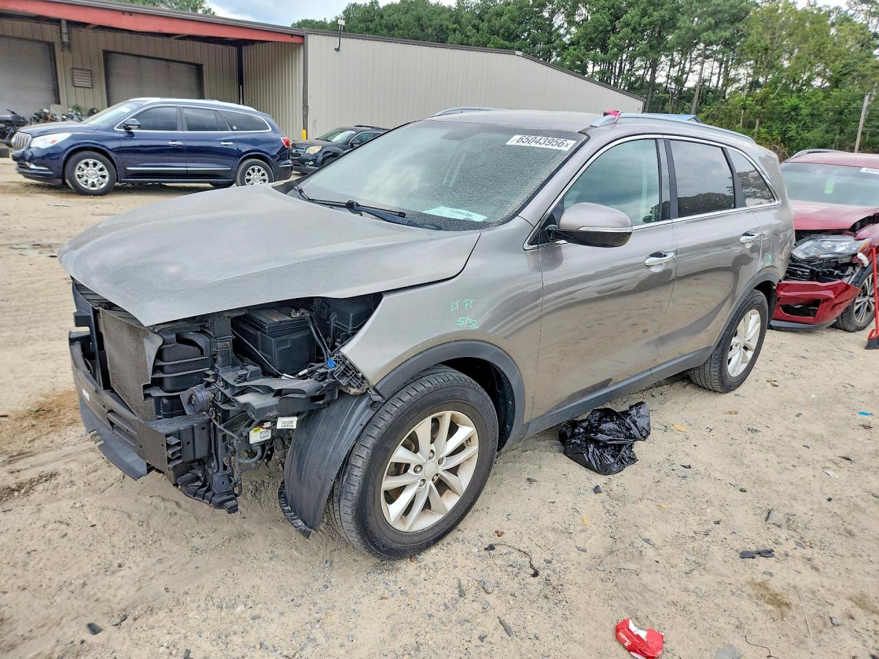 2016 KIA SORENTO L / LX