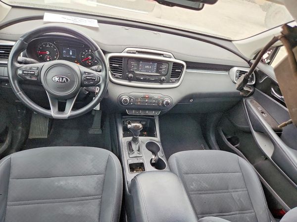 2016 KIA SORENTO L / LX