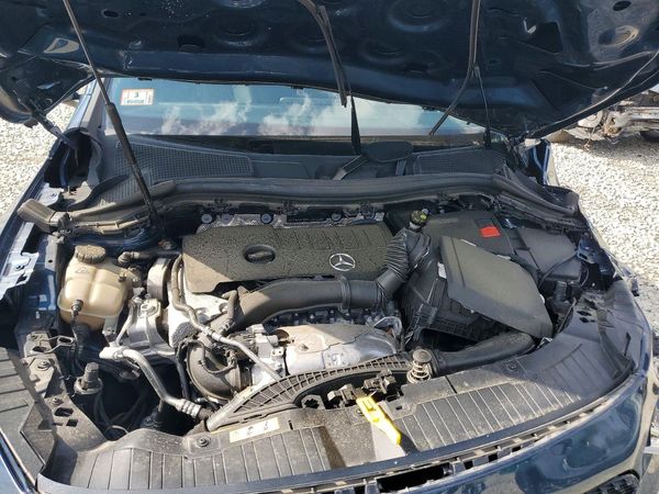 2021 MERCEDES-BENZ GLA-CLASS GLA250-4M — Engine bay