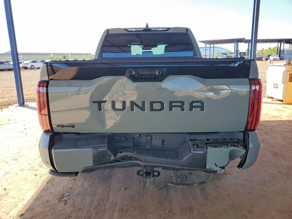 2026 TOYOTA TUNDRA Platinum
