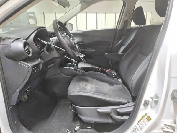 2023 NISSAN KICKS S
