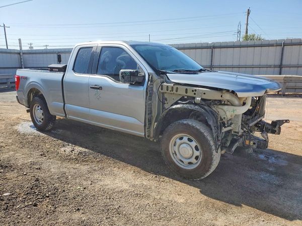 2023 FORD F150 SuperCab — Passenger 3/4