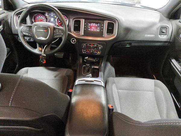 2017 DODGE CHARGER SE