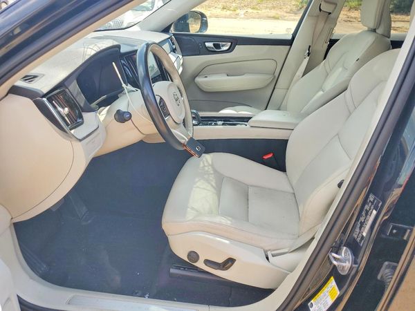 2023 VOLVO XC60