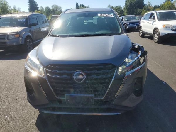 2022 NISSAN KICKS SR