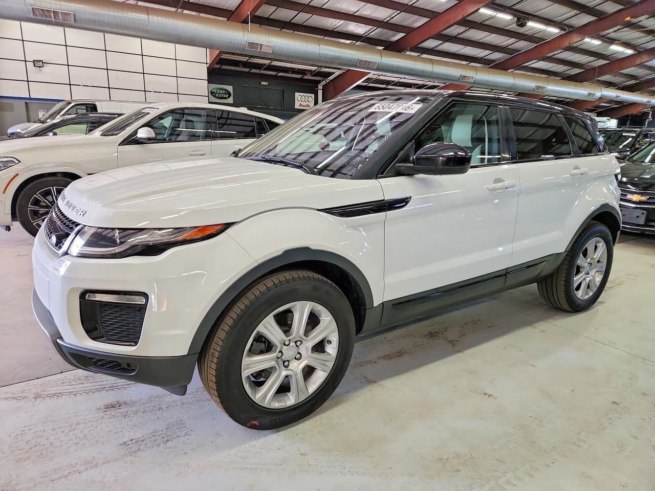 2017 LAND ROVER RANGE ROVER EVOQUE SE — Front 3/4