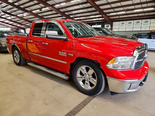 2014 RAM 1500 SLT QUAD CAB 4X4