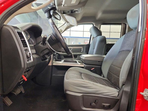 2014 RAM 1500 SLT QUAD CAB 4X4